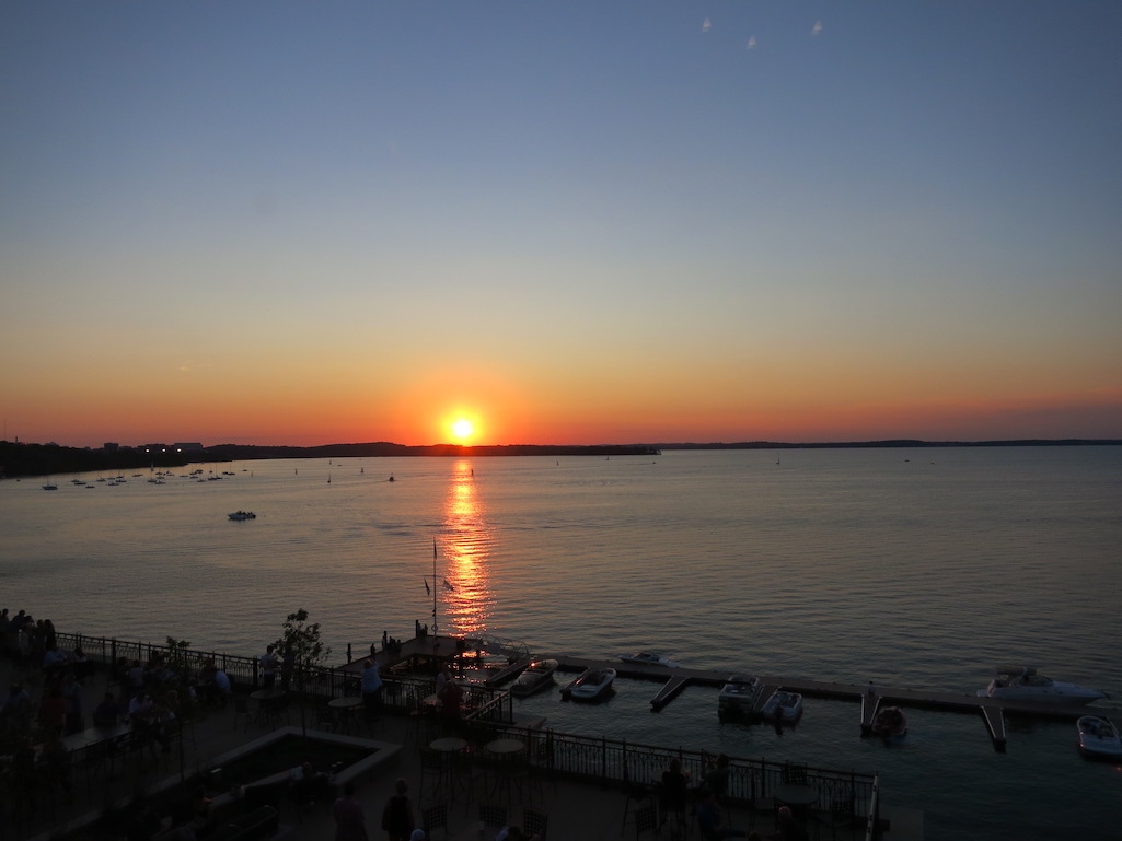 如何在威斯康星州迷人的米德爾頓度過完美的一天