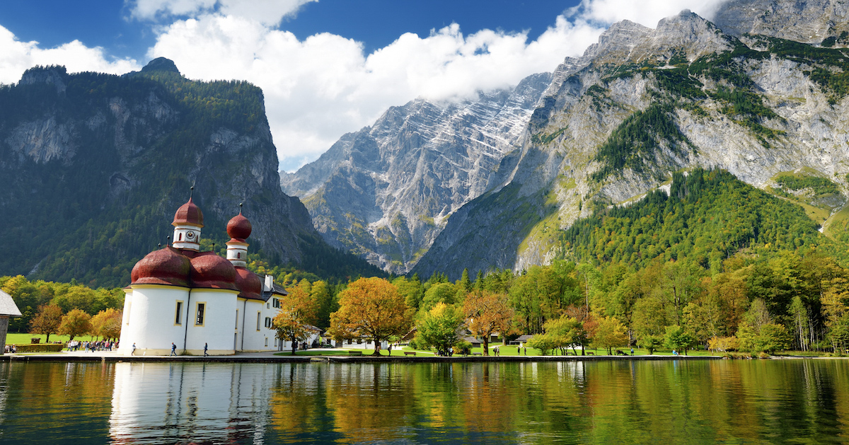 ドイツで最も美しい湖があらゆる季節に訪れる