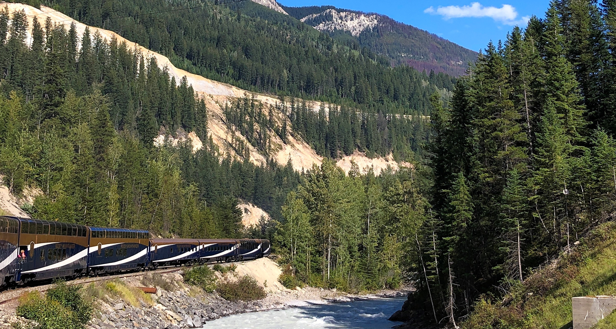 岩だらけの登山家列車旅行がお金の価値がある9つの理由