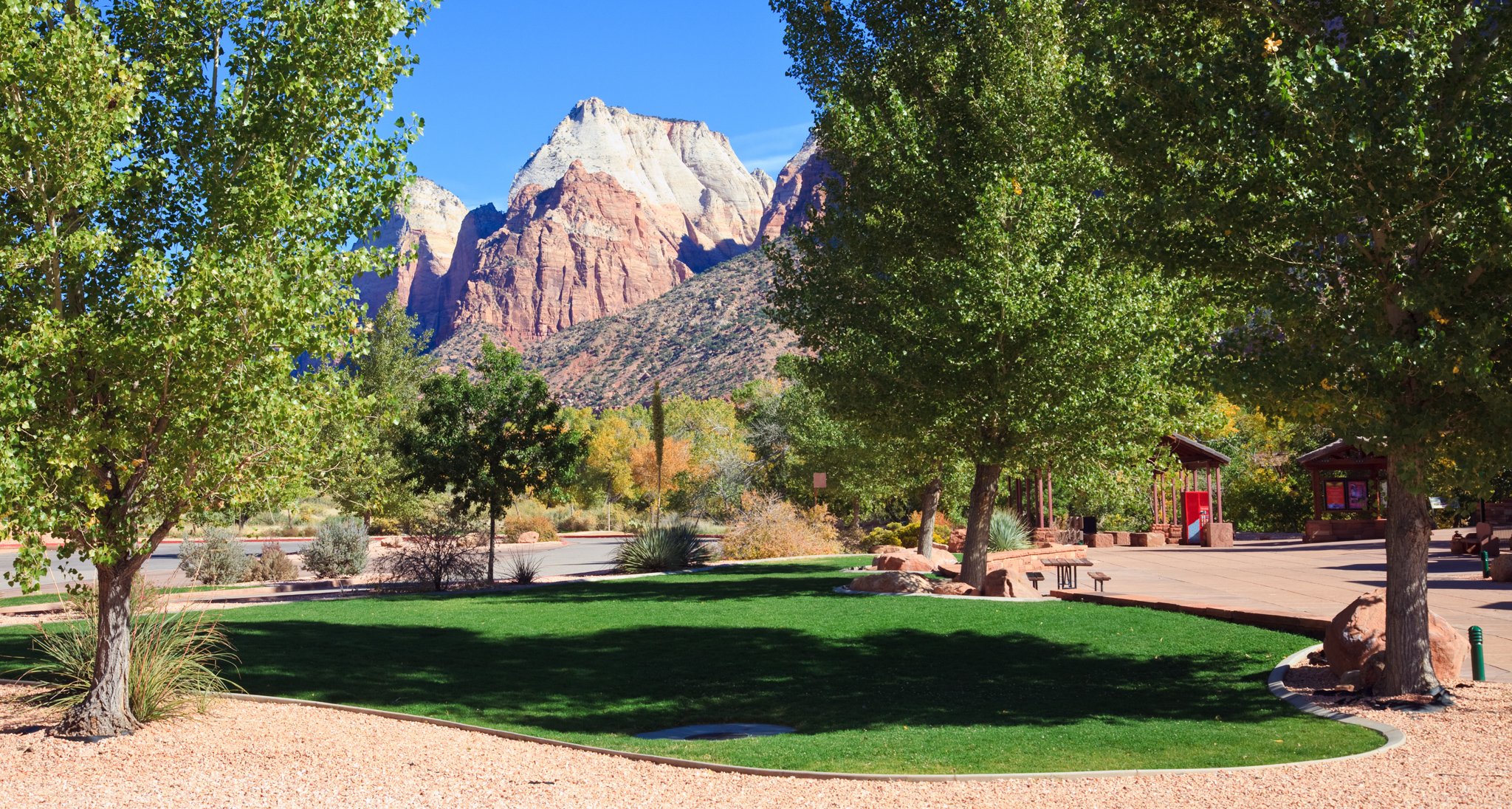 ユタ州スプリングデールでやるべきこと：どこに食べたり、滞在したり、遊んだり