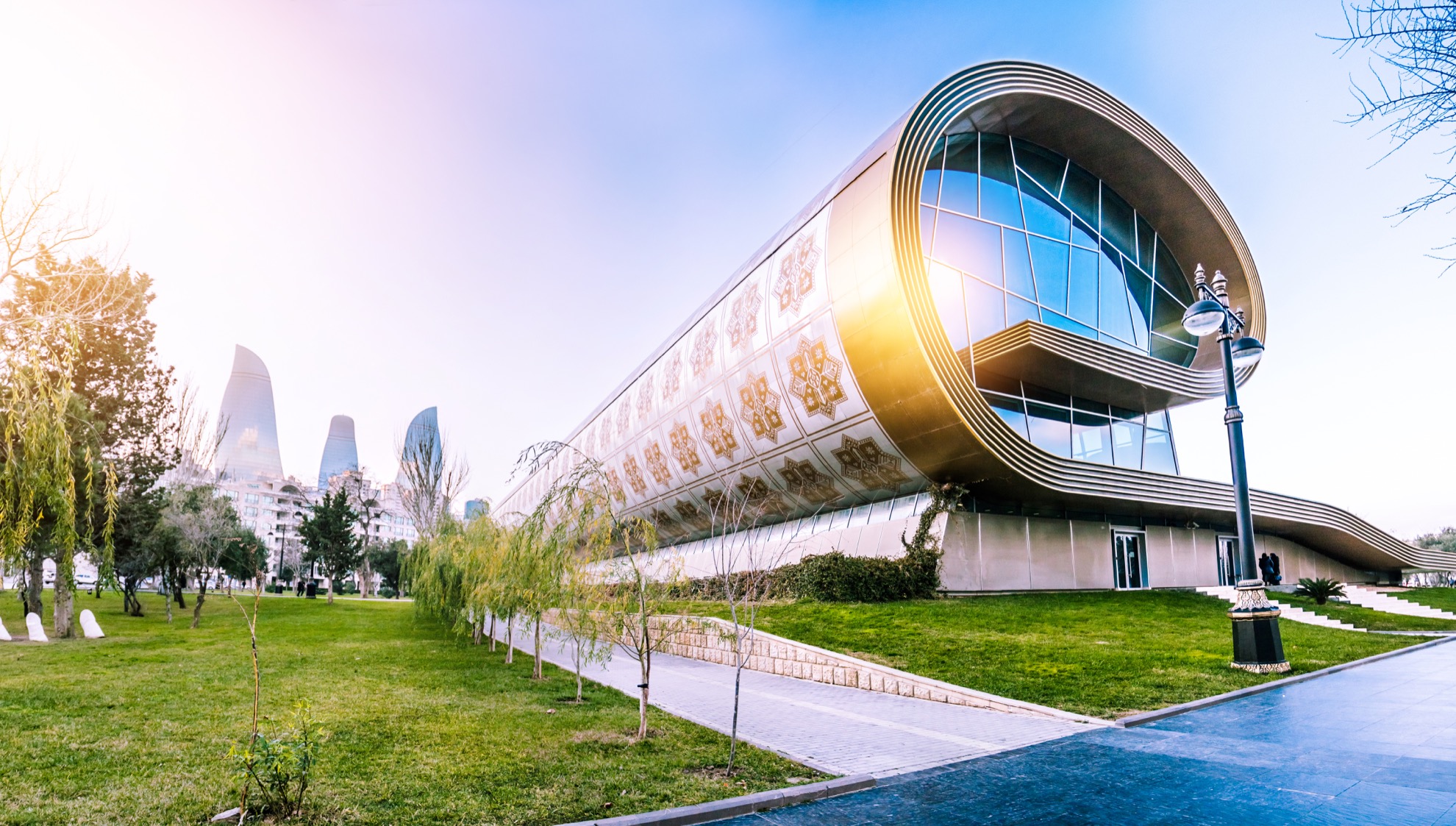 9アゼルバイジャンのバクーにある見事な建築の驚異