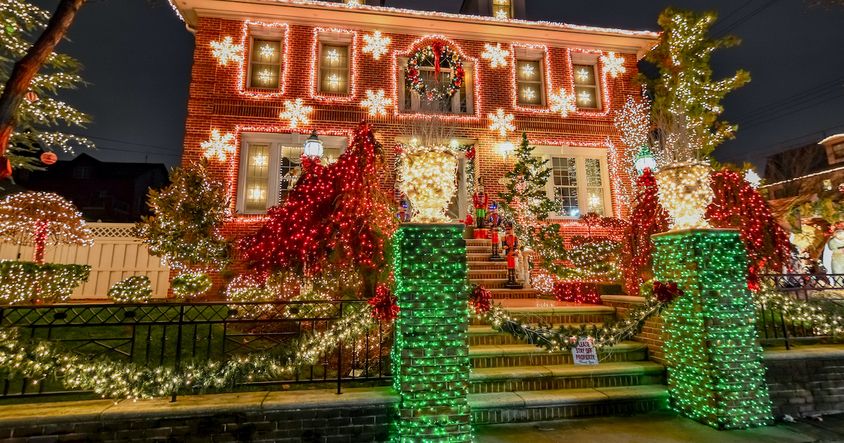 MustSee Neighborhood Christmas Light Displays Across The U.S