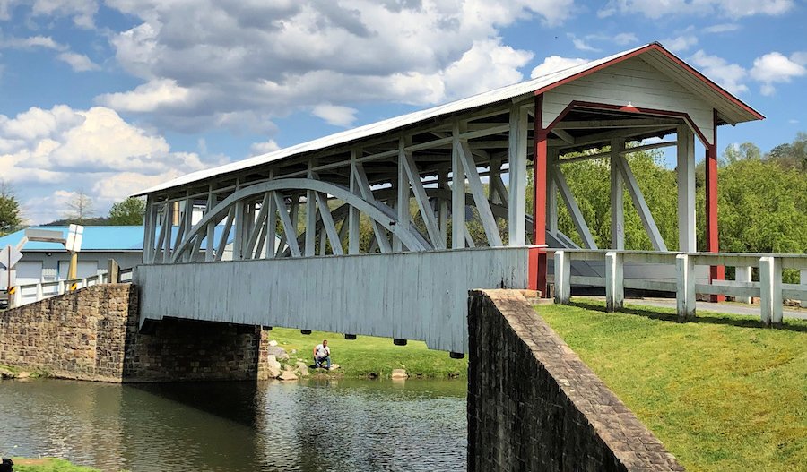 ペンシルベニア州ベッドフォード郡で経験する14の屋根付き橋