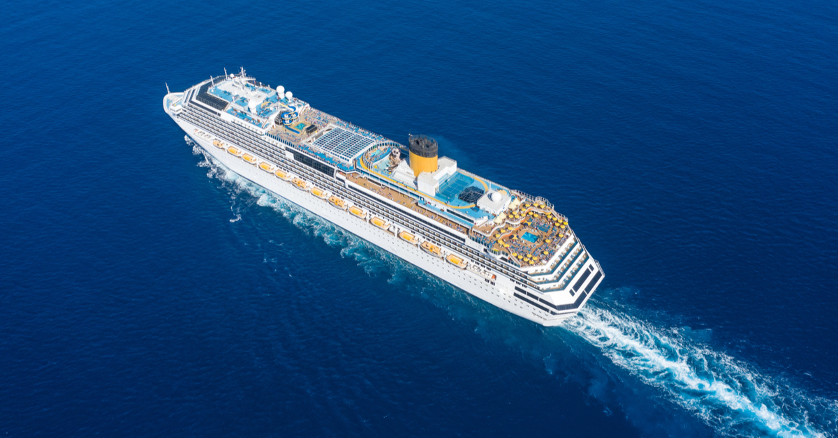 クルーズラインは、7月中旬までに私たちから出航することができます