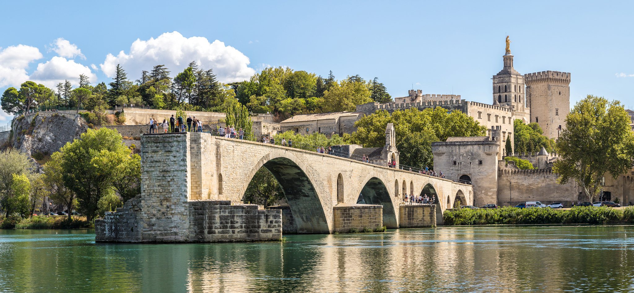 フランスの美しいアヴィニョンで週末を過ごす方法
