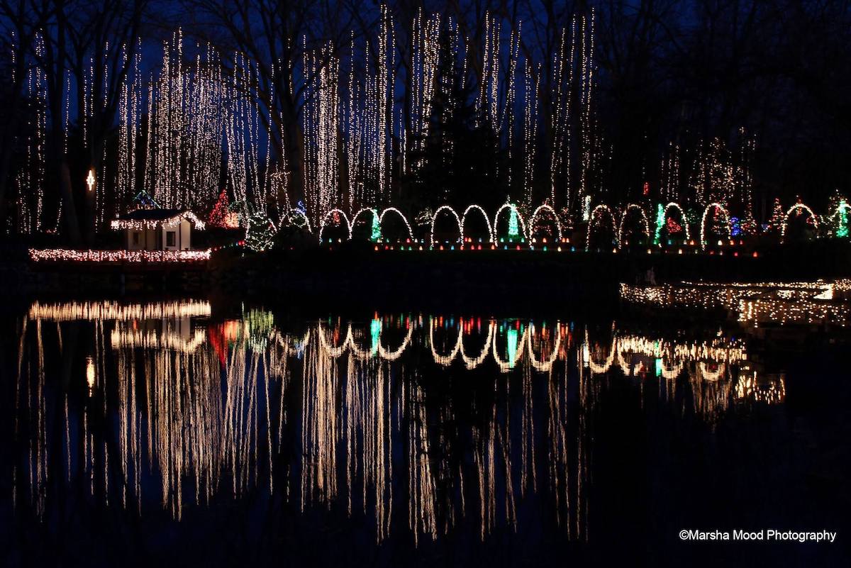 15 Amazing Christmas Light Displays In Wisconsin