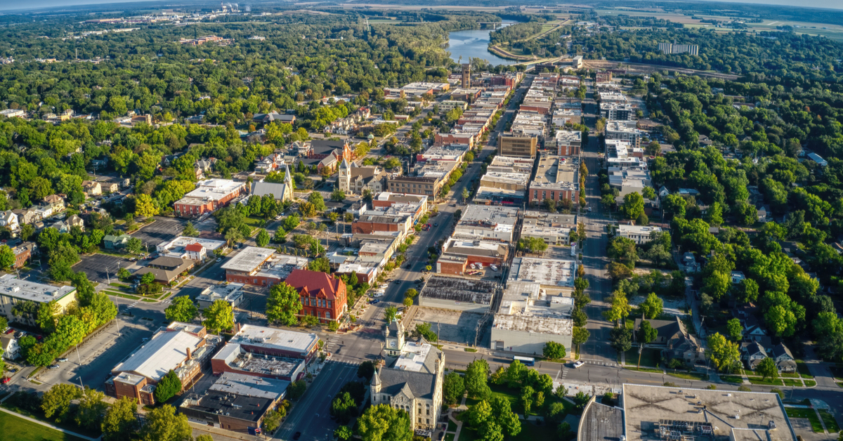 Lawrence Vs. Manhattan, Kansas: 8 Key Differences | TravelAwaits