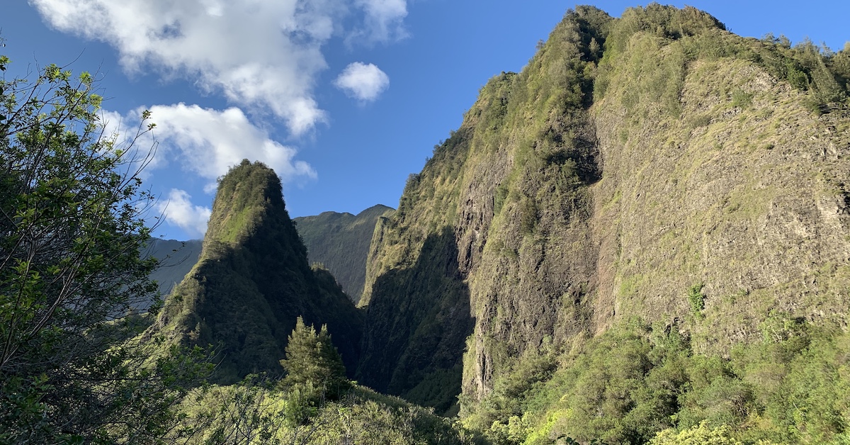 マウイの頑丈な西海岸に沿って13の美しい停留所