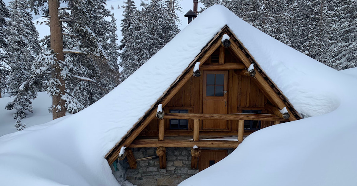 セコイア国立公園は人気のピアレイクウィンターハットを閉じます