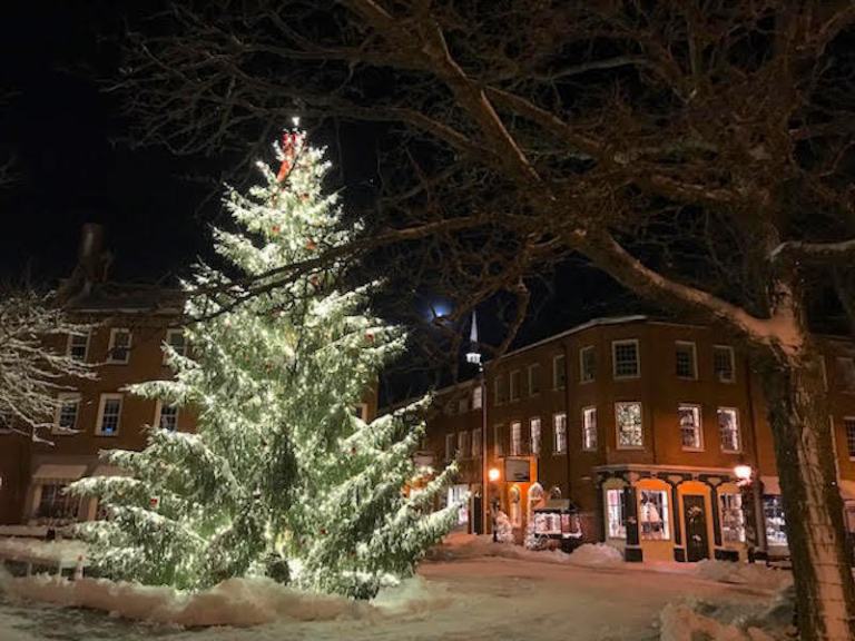 12 Quaint Massachusetts Towns Perfect To Visit During Christmas