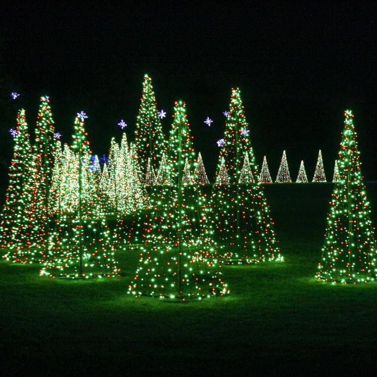 6 Incredible Holiday Lights Displays Not To Miss In Alabama TravelAwaits