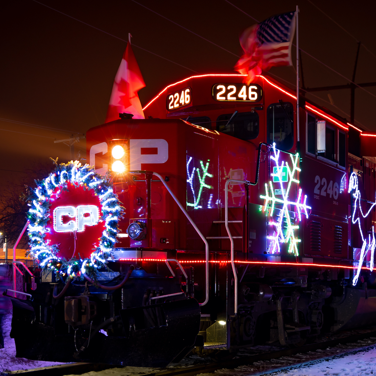 Canada’s Festive Holiday Train To Cross The U.S. And Canada — See The