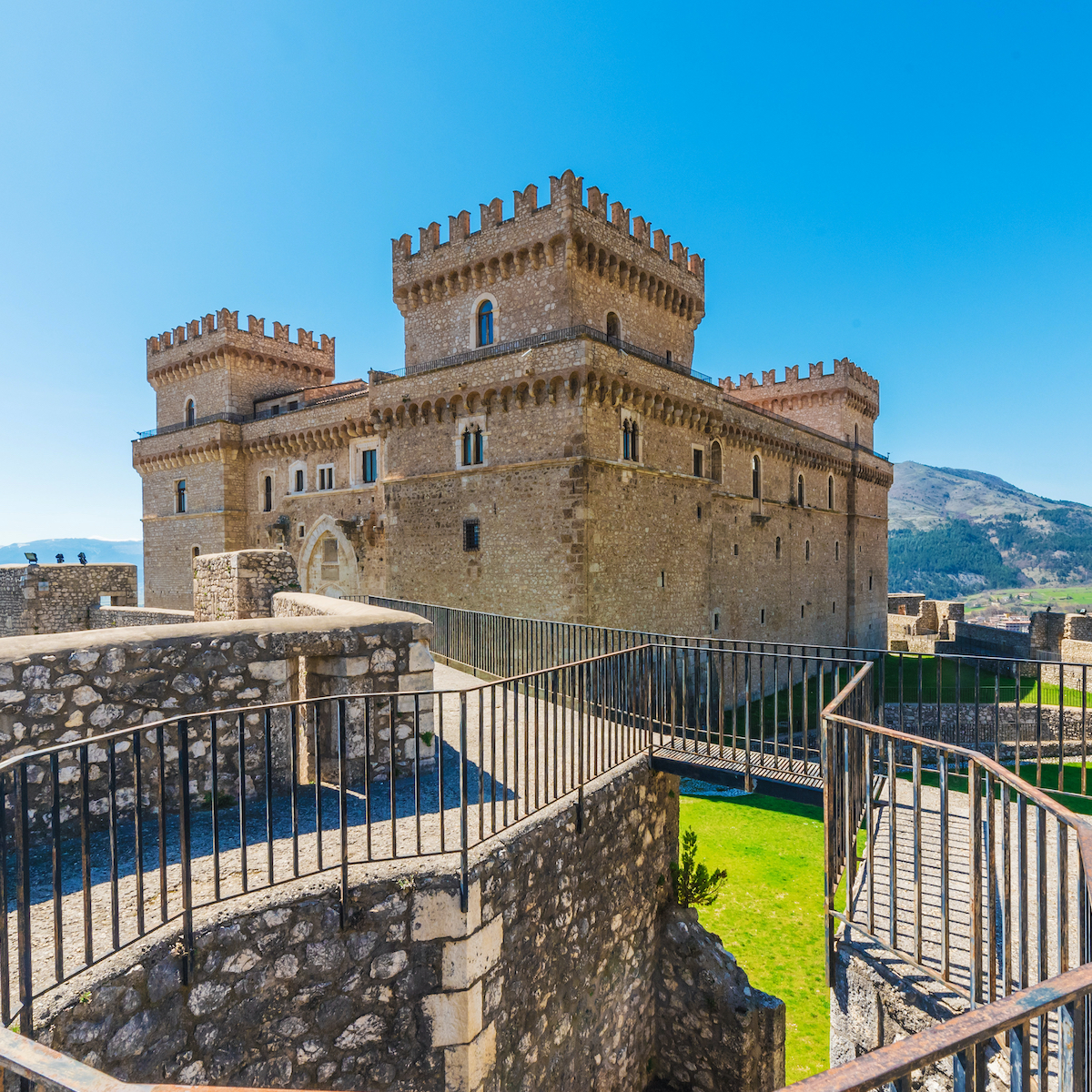 8 Extraordinary Castles And Palaces To Tour When Visiting Italy ...