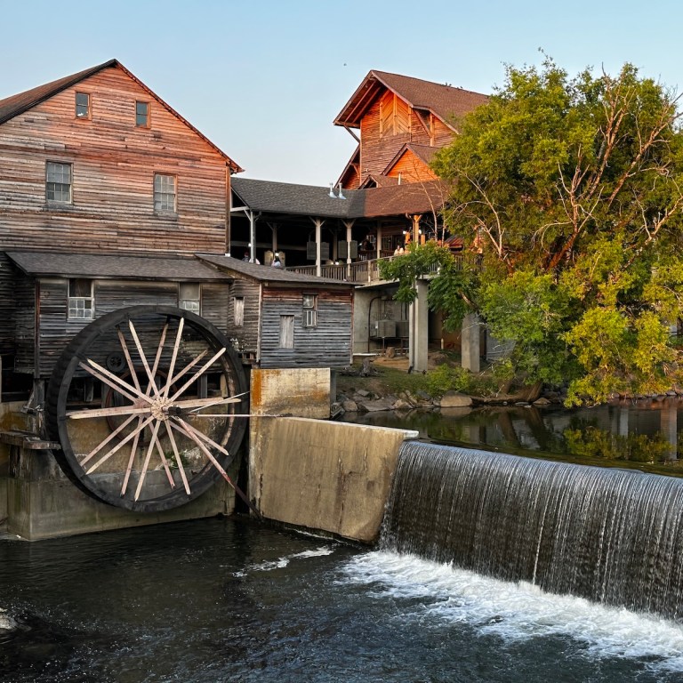 19 Reasons Pigeon Forge Is The Perfect Couples Getaway | TravelAwaits