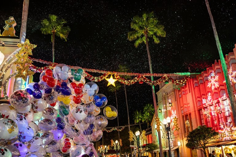 The 11 Best Places To See Christmas Lights In Orlando TravelAwaits