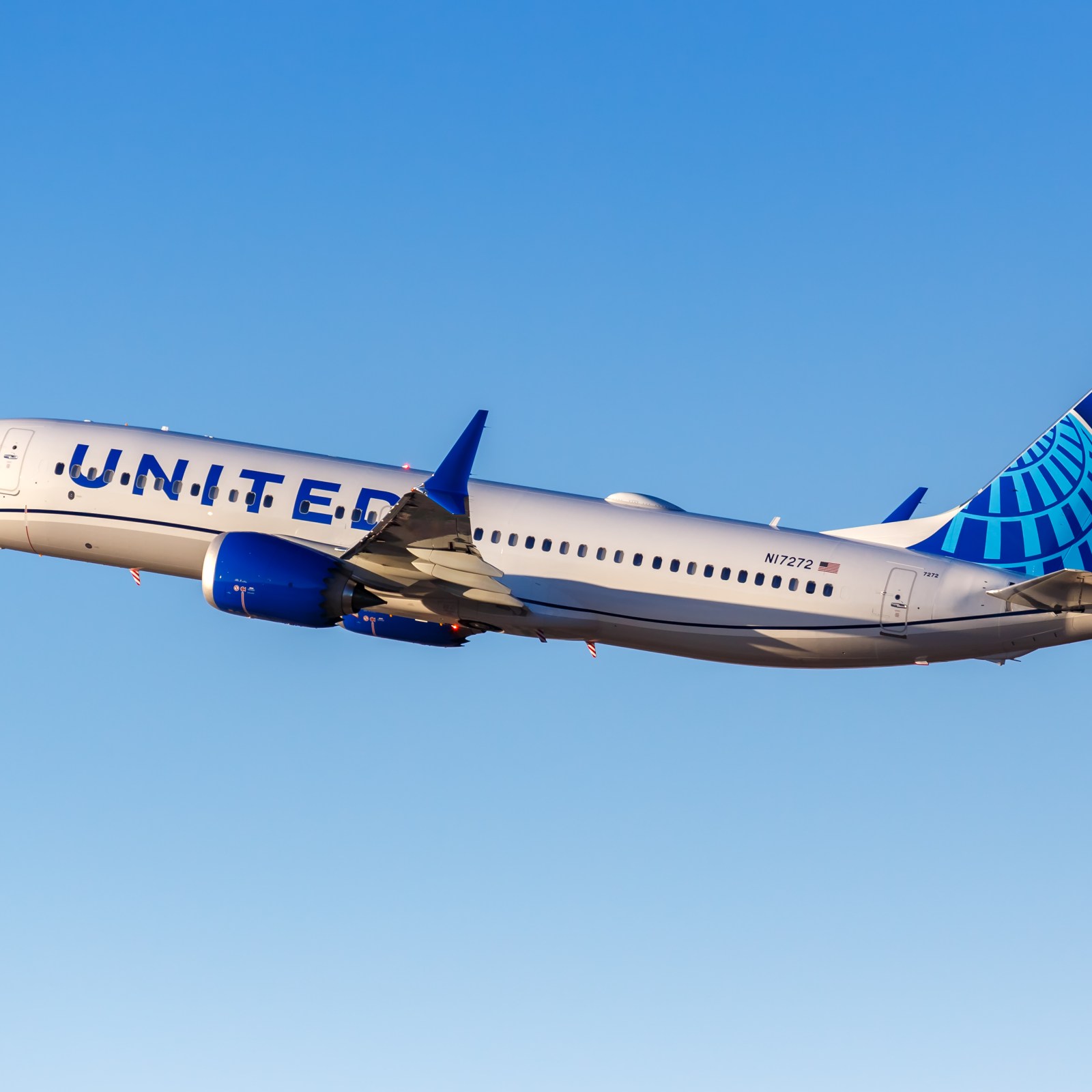 Which Airlines Offer Black Friday Deals? Save On United, American, Frontier, & More TravelAwaits